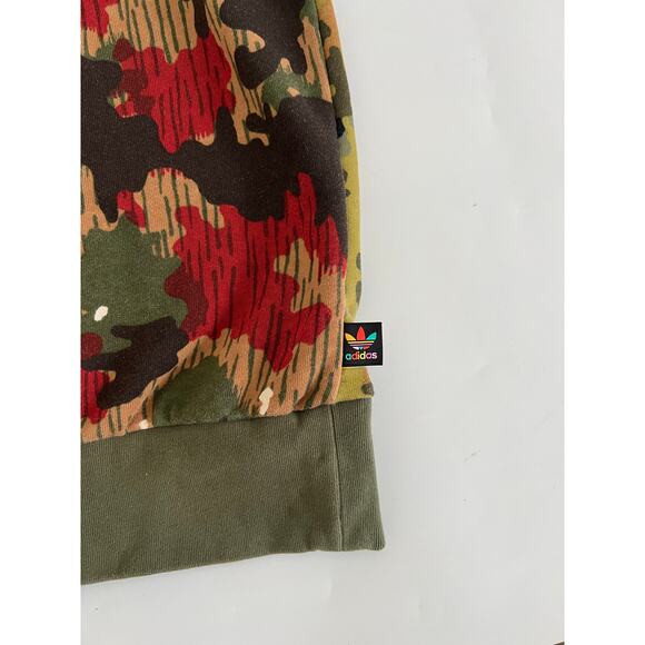 Adidas Sweatshirt Mens XL  Pharrell Williams Camo Print Crewneck - Picture 8 of 16